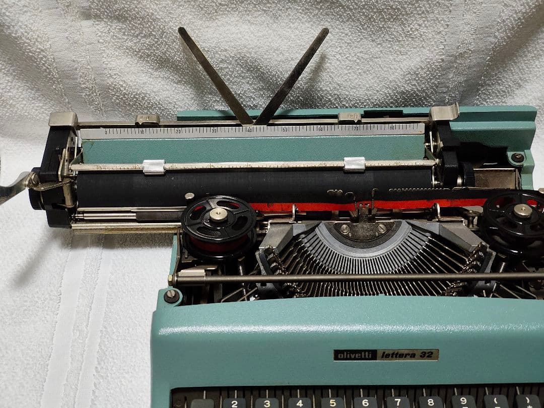 【完動品】オリベッティ lettera 32 タイプライター カナ配列 動作品