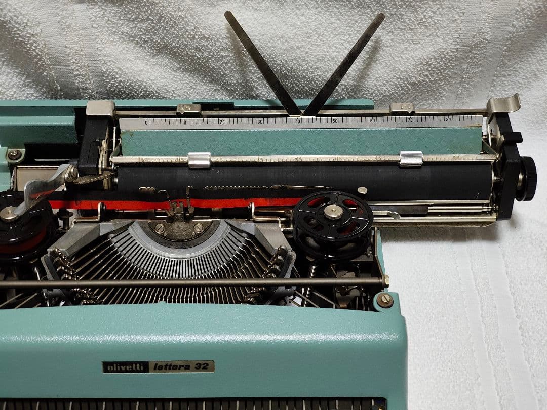【完動品】オリベッティ lettera 32 タイプライター カナ配列 動作品