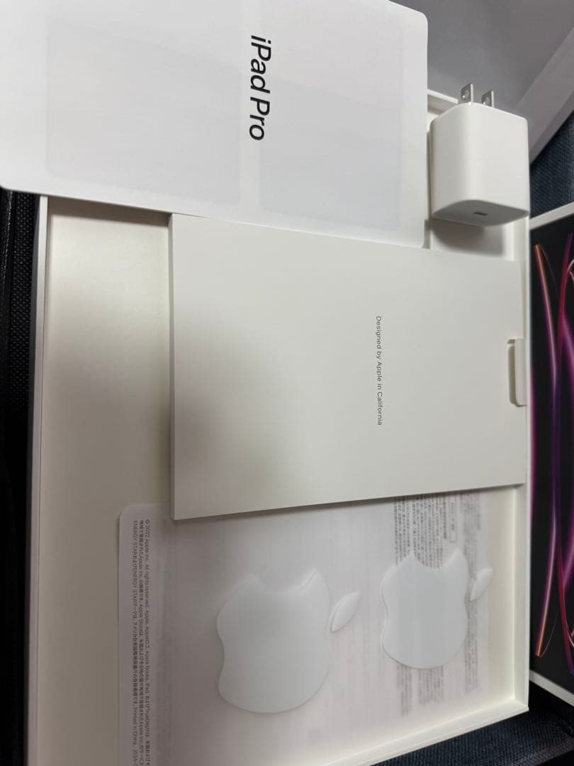 iPad Pro 12.9インチ 第6世代 512GB ほぼ未使用 iPad Pro 12.9インチ 第6世代 512GB ほぼ未使用