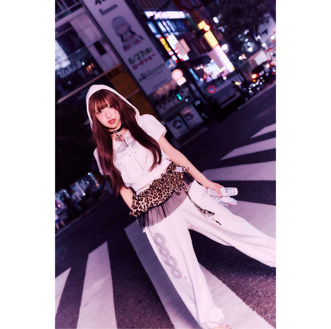 即発送 9090 OG Logo Glitter Half Zip Hoodie 90 Logo Glitter Light Zip Hoodie【9090girl】 – YZ