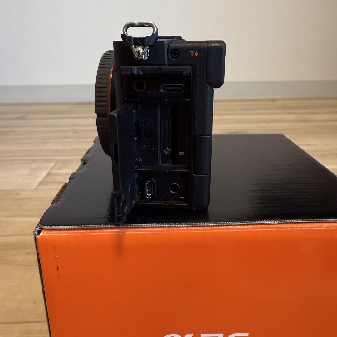 【ほぼ新品】純正バッテリ＋2個付　α7c2 ブラック　ショット数2197