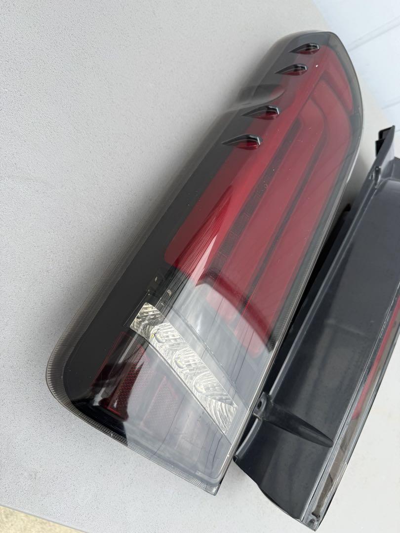 送料込　VALENTI ヴァレンティ　200 ハイエース　LED テールライト