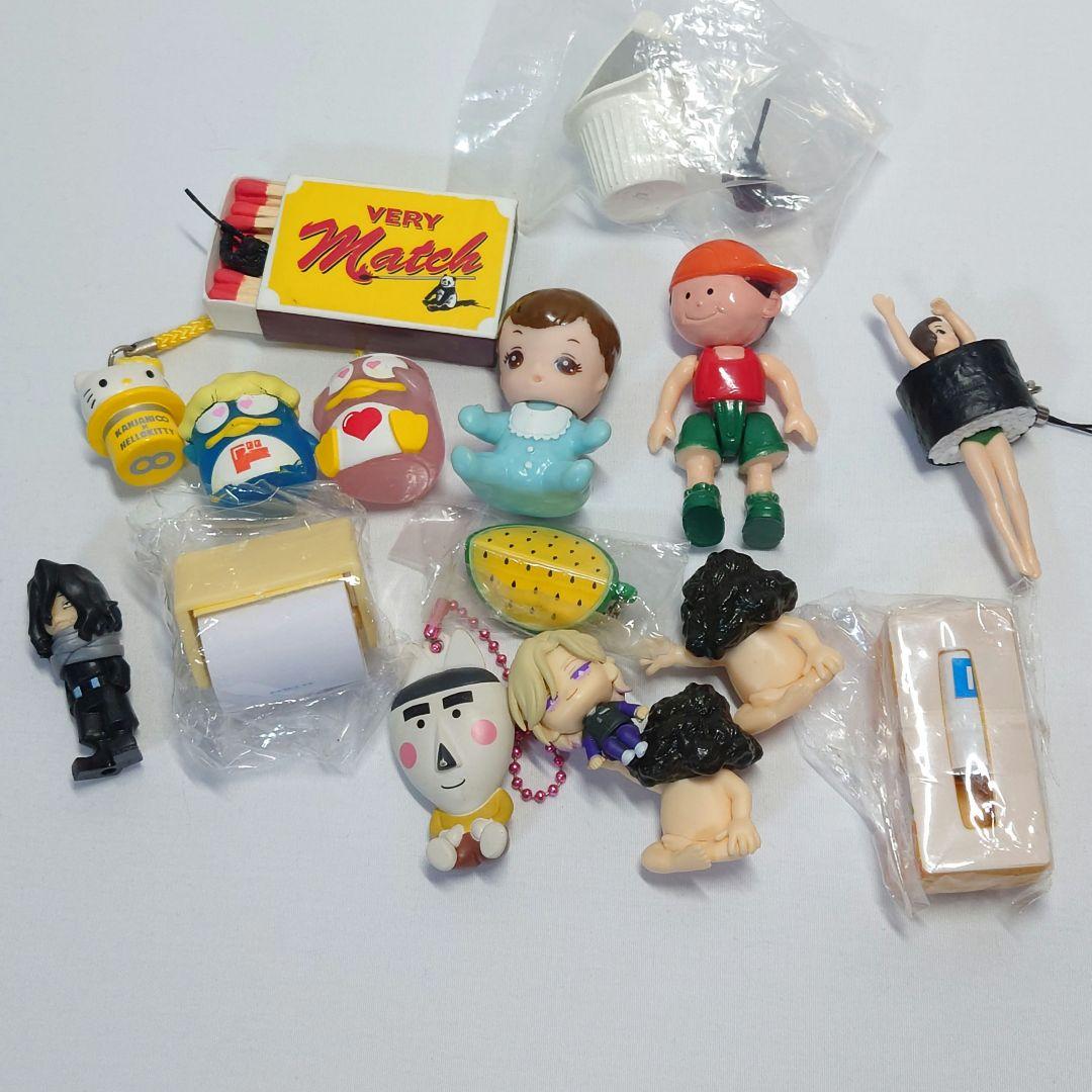 ジャンル色々！キーホルダーフィギュア他大量まとめ売り フィギュア キーホルダー 等 小さめ おもちゃ まとめ売り 70個