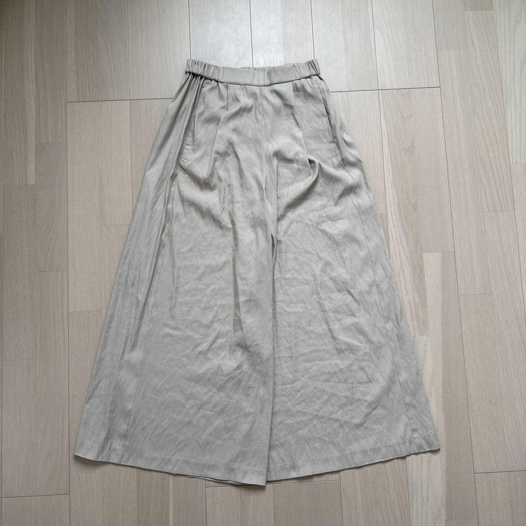 OURHOME すっきりタックのフレアワイドパンツ　ベージュ