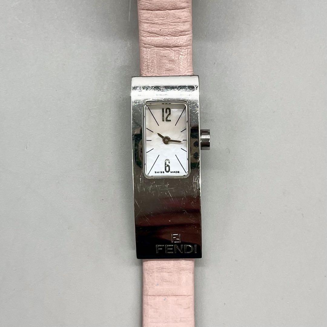 FENDI フェンディ 腕時計 3300L シルバー ピンク系文字盤 稼働品 稼働品✨️FENDI 腕時計 クォーツ シルバー ピンク レディース