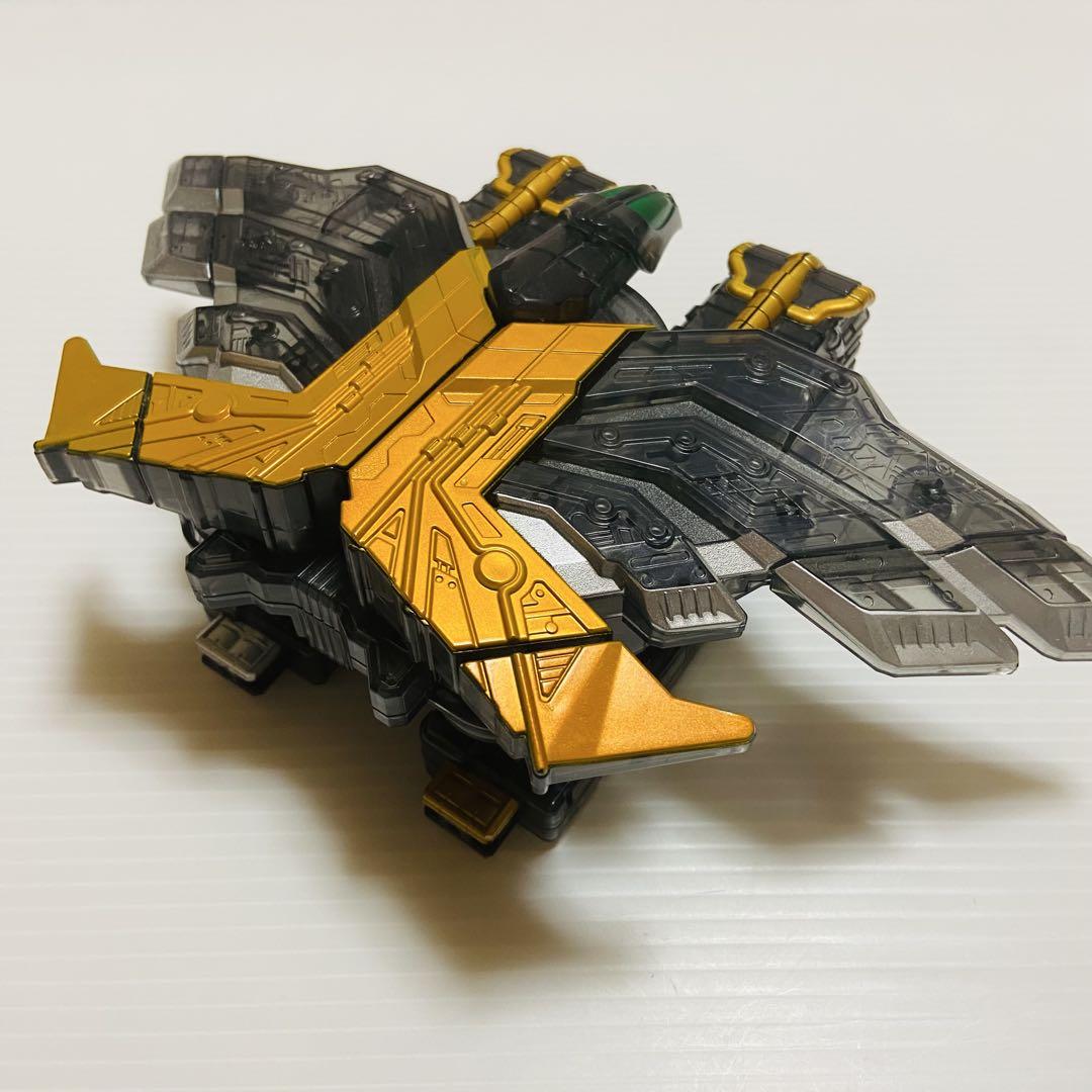 卍 D-784