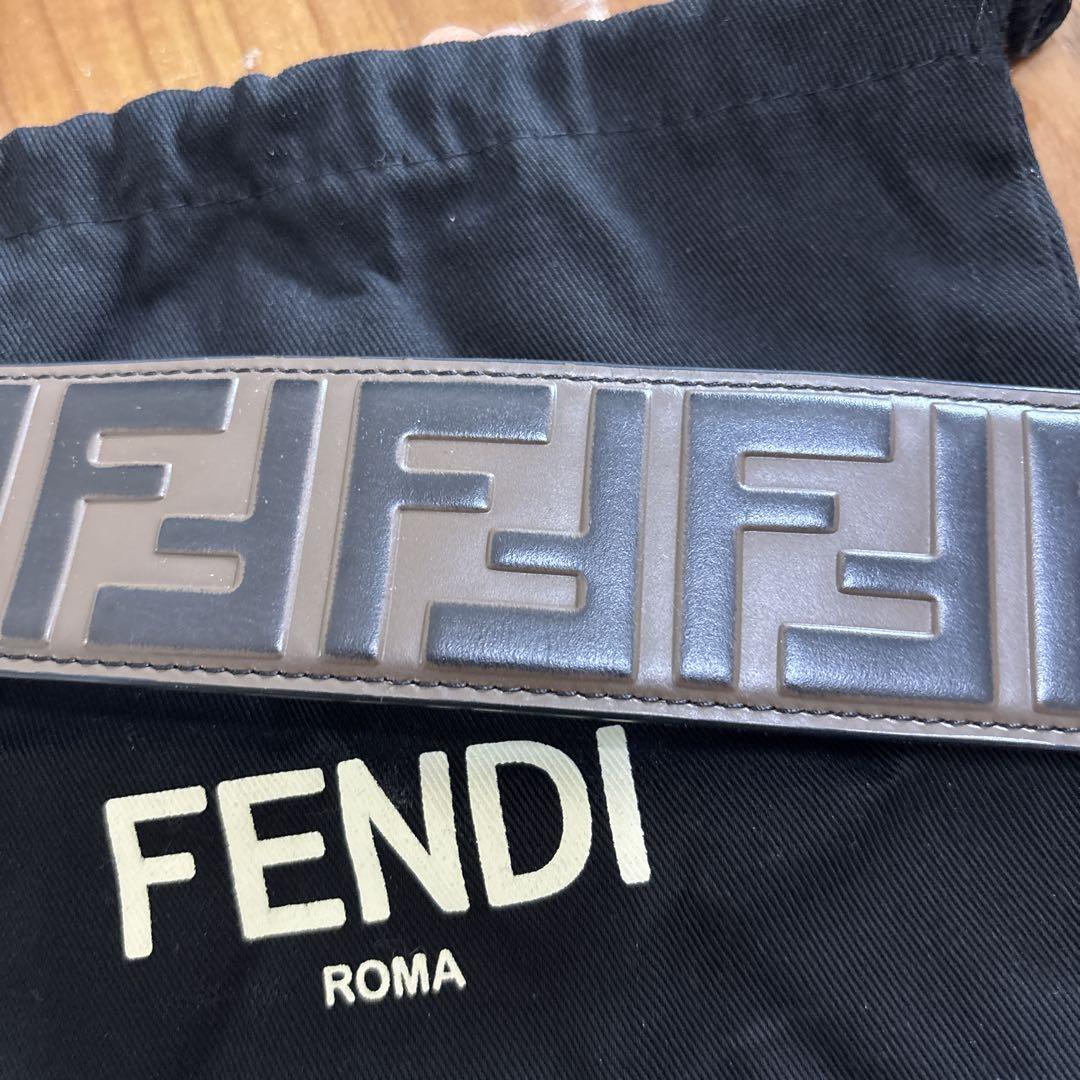 フェンディFENDI ストラップユー