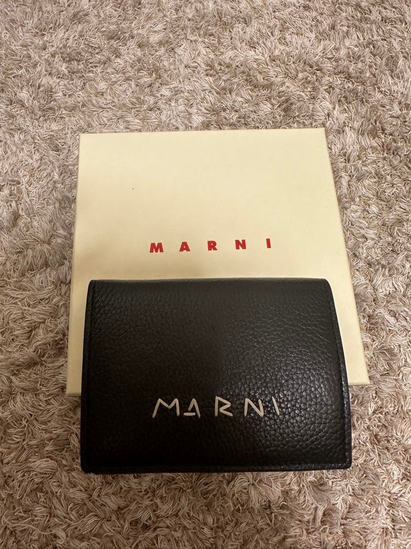 MARNI ブラックレザー 三つ折り財布 MARNI ブラックレザー 三つ折り財布