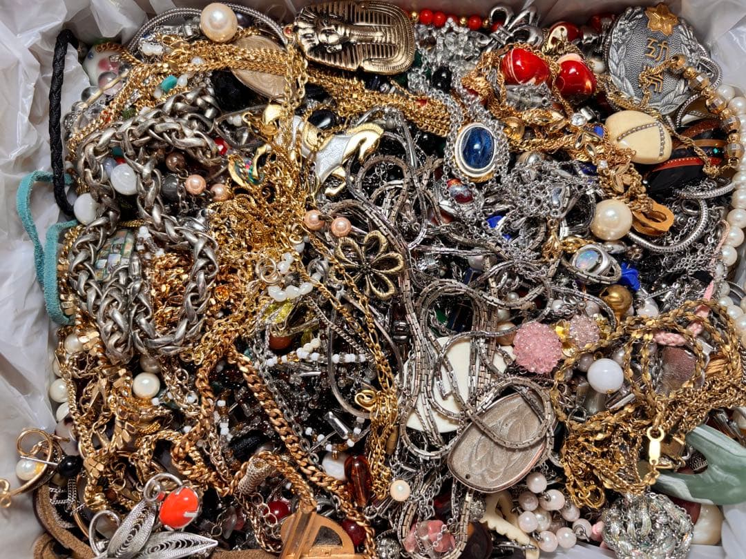 アクセサリー大量まとめ売り　5.9kg ジャンク