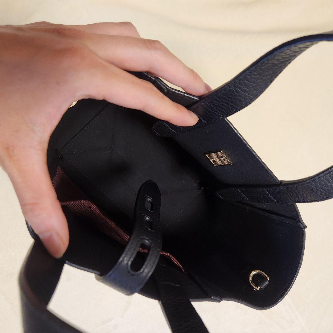 FURLA ブラックレザートートバッグ