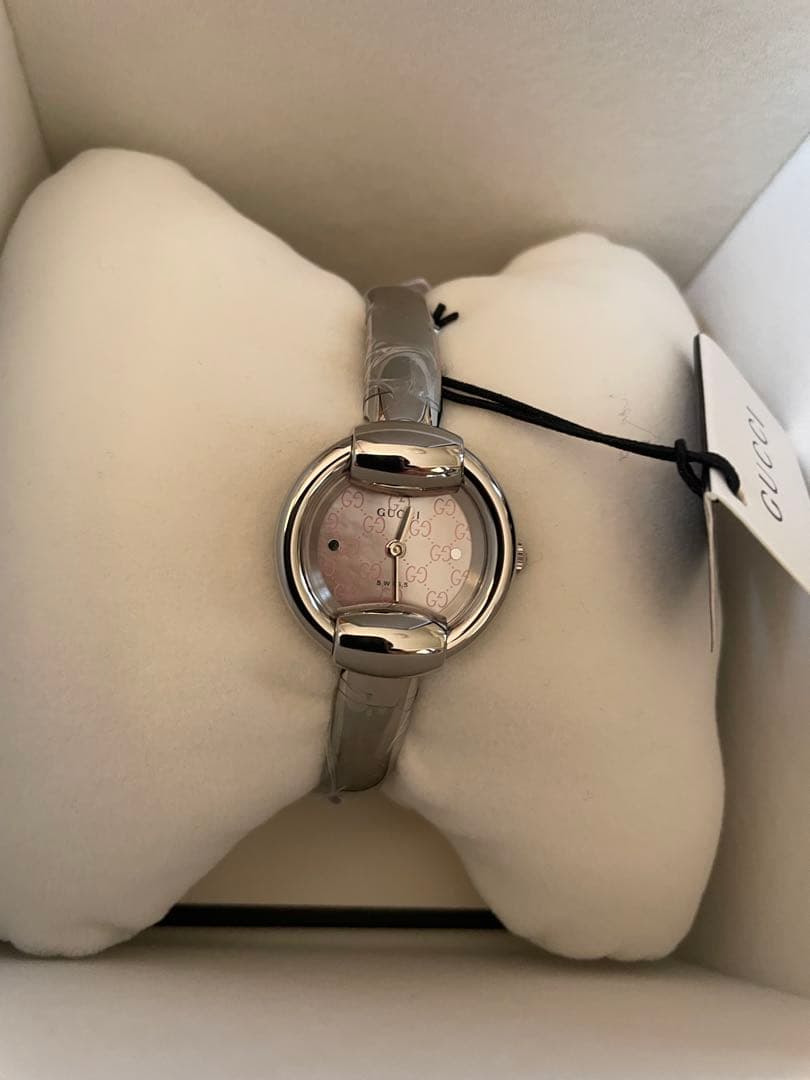 ピンクの猫☆ GUCCI シルバー ラウンドフェイス 時計