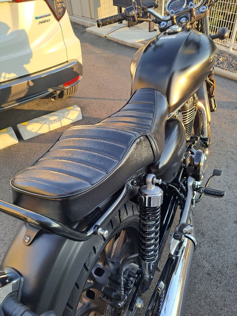 GB350 タックロール シート 黒目立った傷や汚れなし