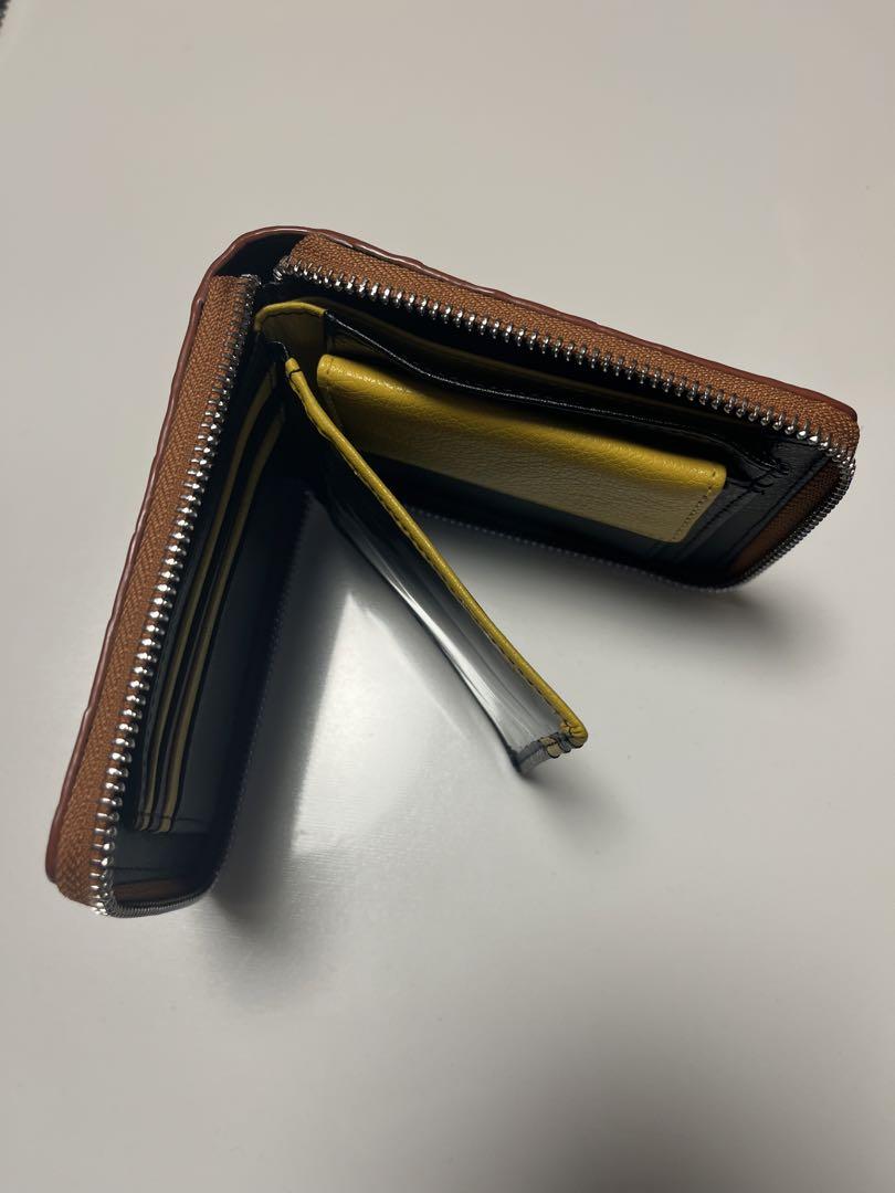 クロコダイル製　二つ折り財布（チャック）