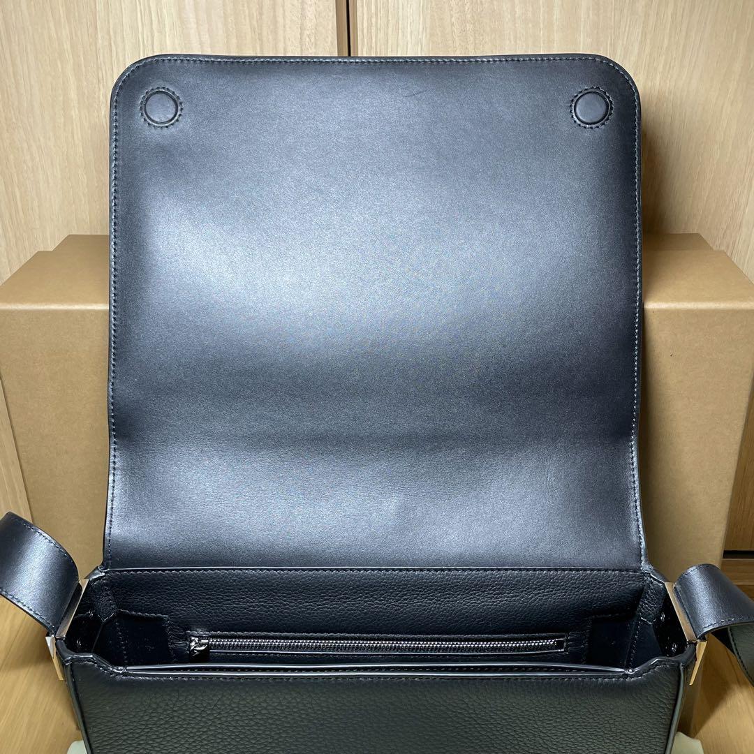 BURBERRY メッセンジャーバッグ グレインレザー バーバリー ブラック BURBERRY メッセンジャーバッグ グレインレザー バーバリー ブラック