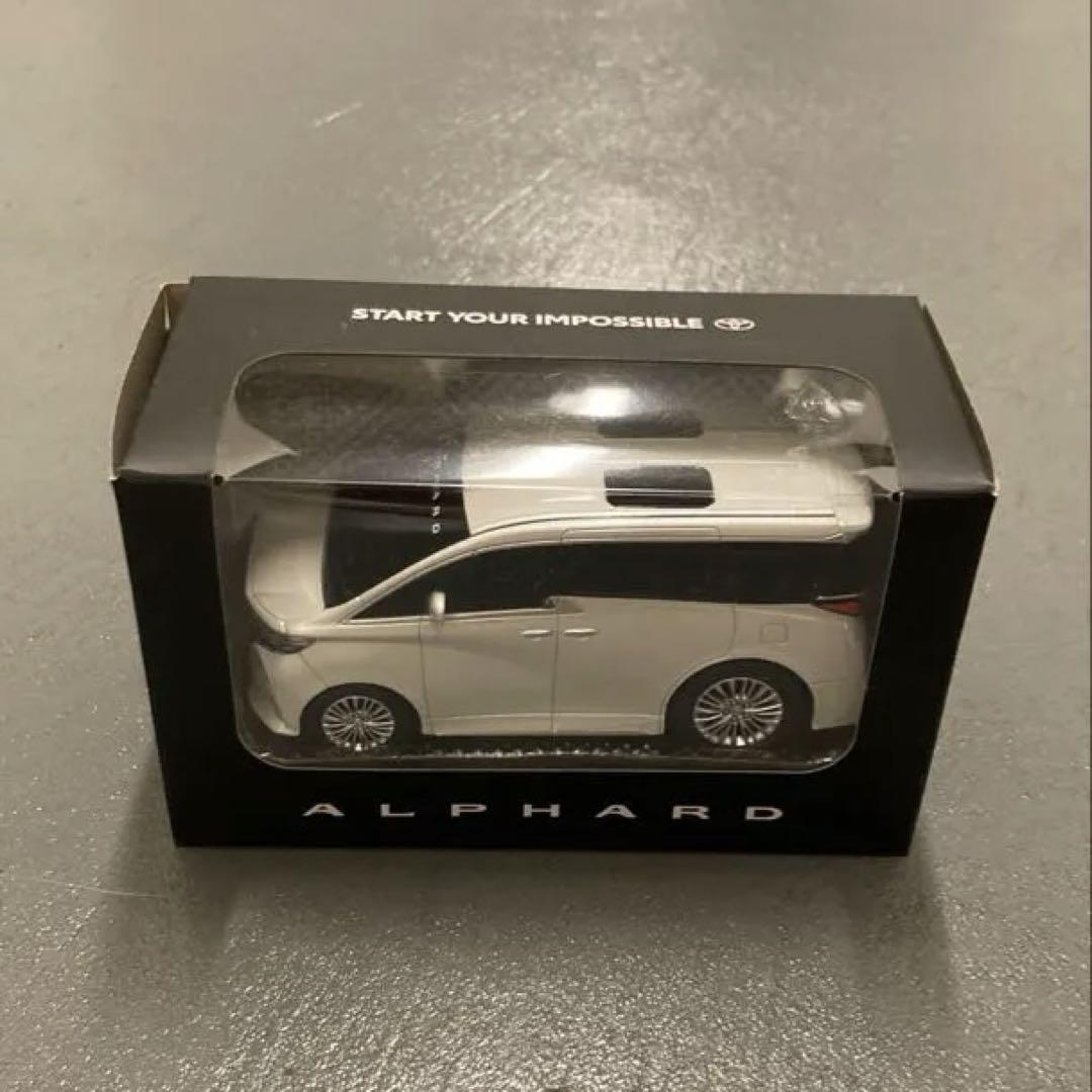 人気定番 セール中！非売品 ALPHARD ミニカー ホワイト - メルカリ ミニカー