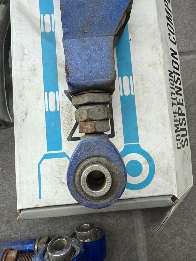 ロアアームMEGAN RACING