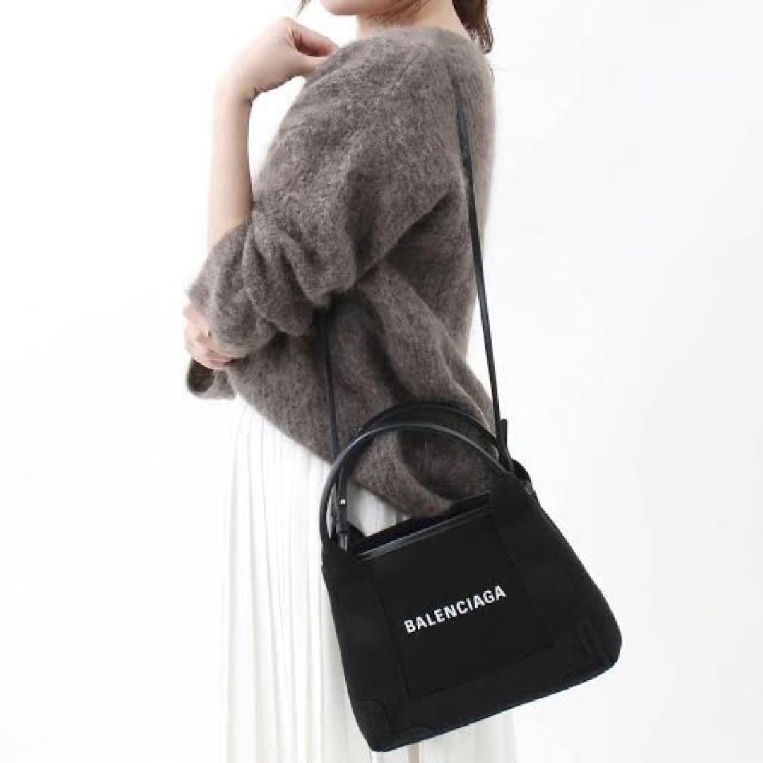 ✨正規品＆超人気商品‼️✨ バレンシアガ ネイビーカバスXS