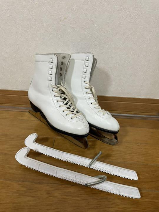 13-18   スケート靴 フィギュア  バック付き 13-18 スケート靴 フィギュア バック付き（フィギュアスケート