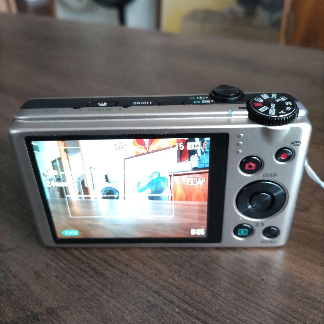 CASIO EXILIM EX-ZR300 デジタルカメラ