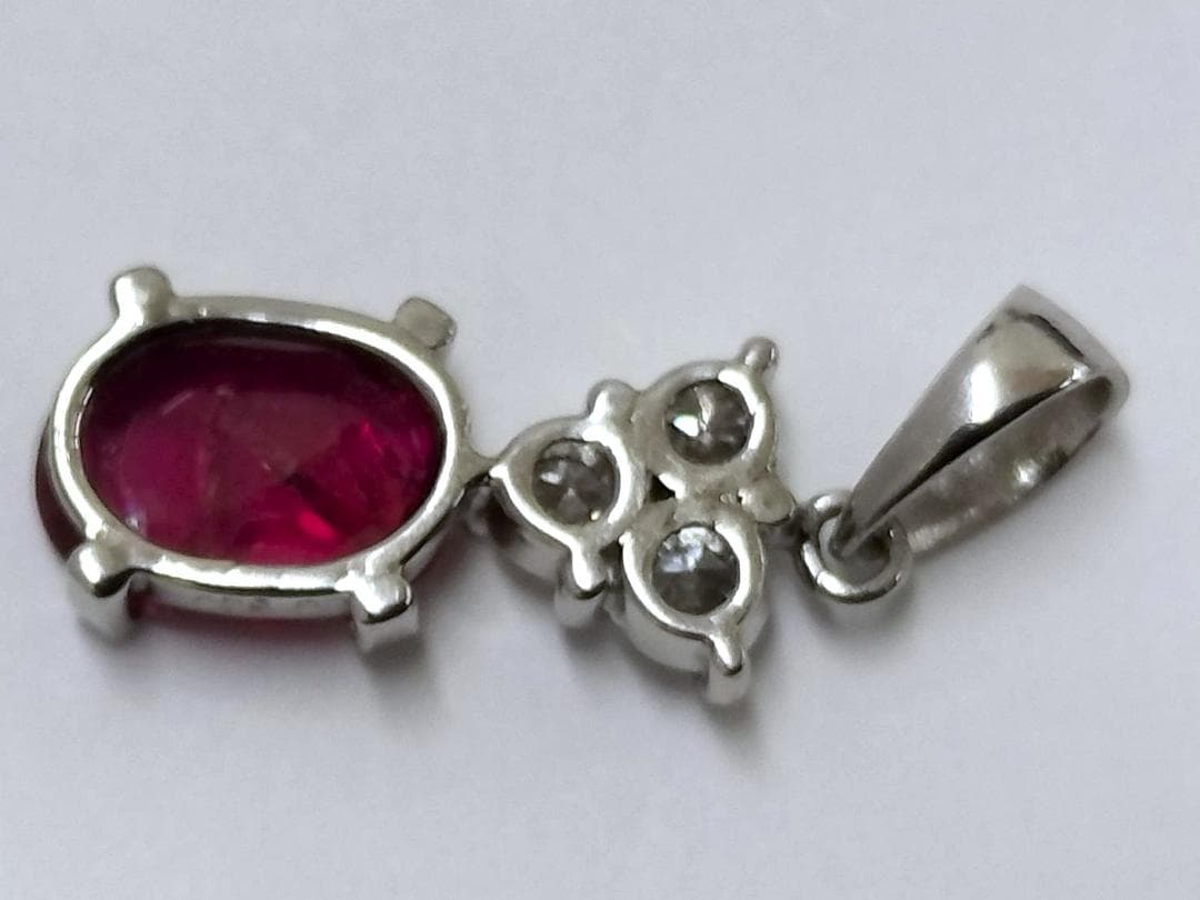 ペンダントトップ Pt900