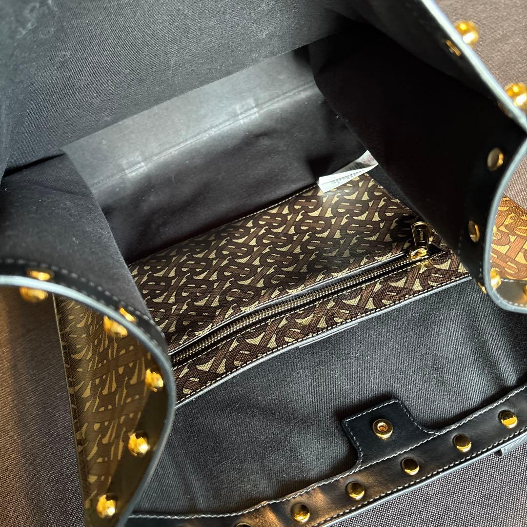 スタッズ レザー