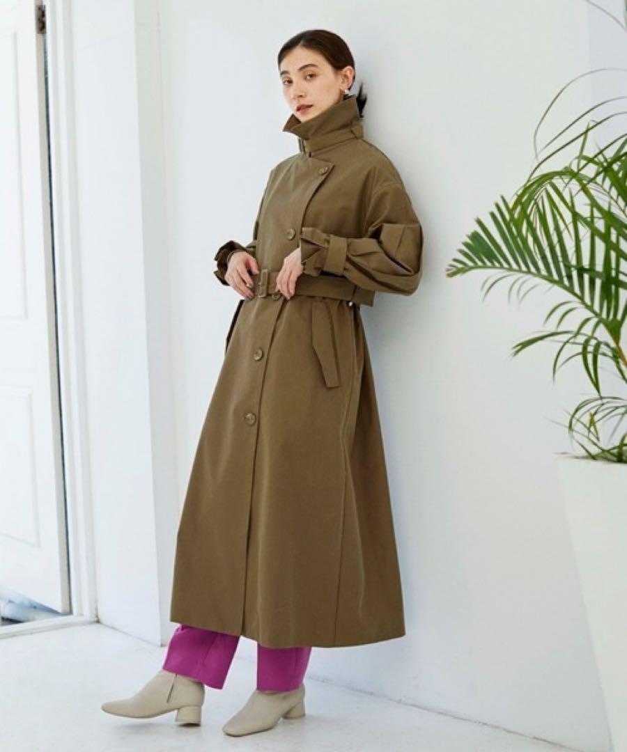 【emmi atelier】デザインベルト付き　ロング　ベージュトレンチコート