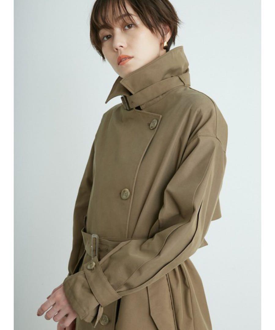 【emmi atelier】デザインベルト付き　ロング　ベージュトレンチコート