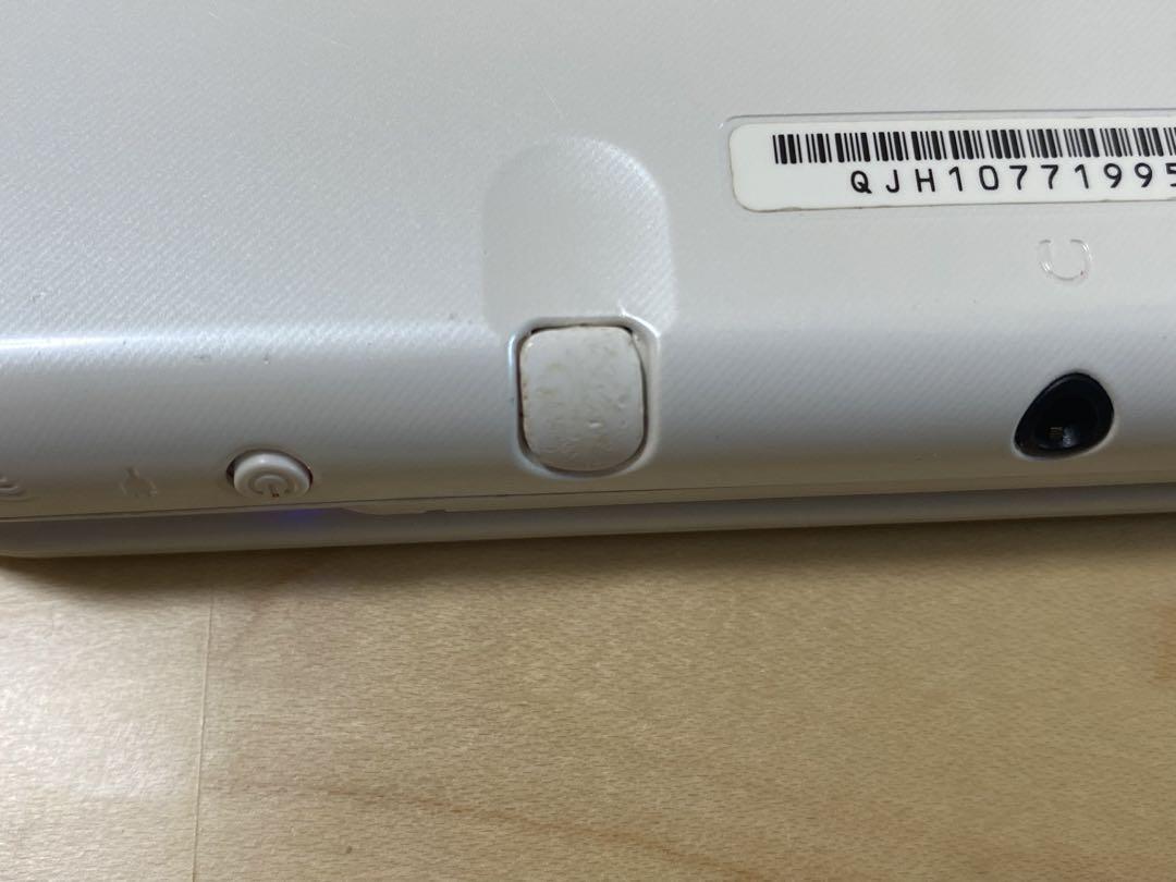Newニンテンドー3DS LL パールホワイト　上画面IPS液晶