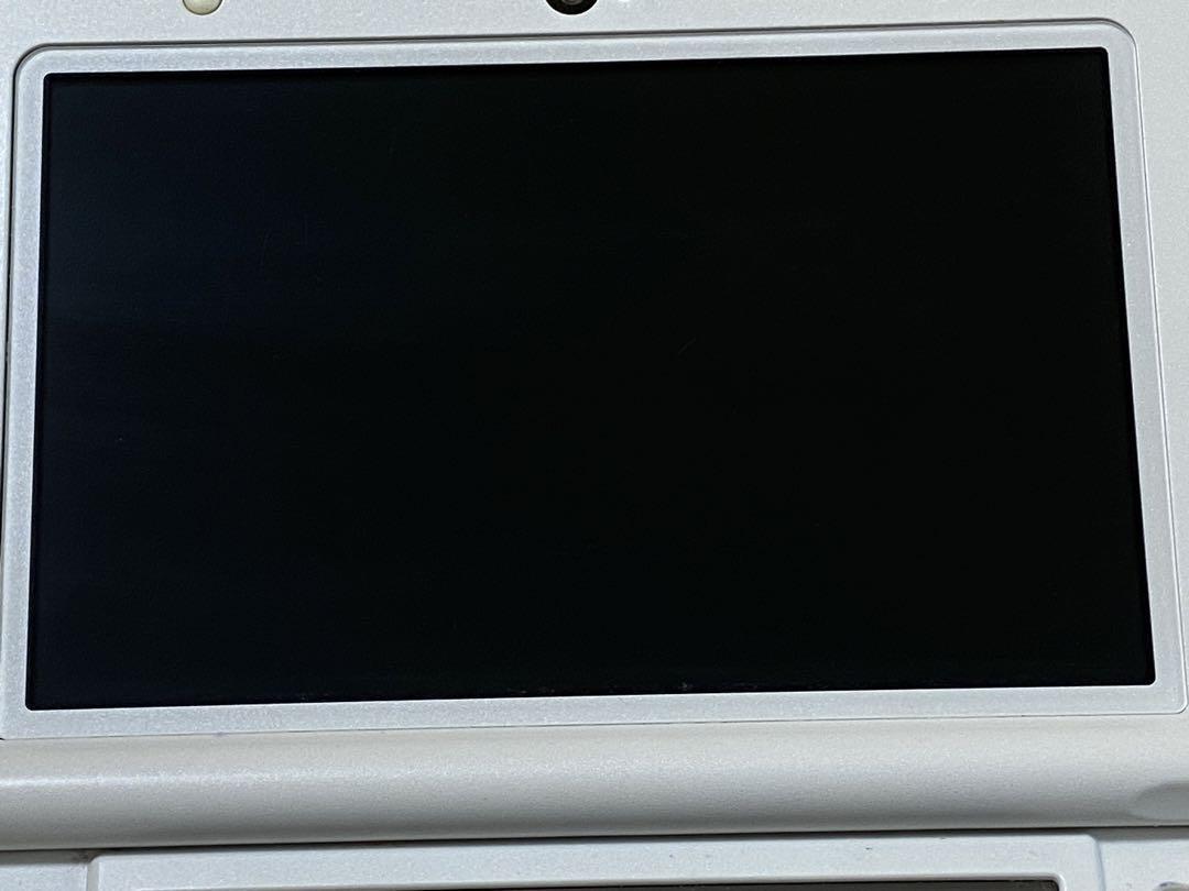 Newニンテンドー3DS LL パールホワイト　上画面IPS液晶