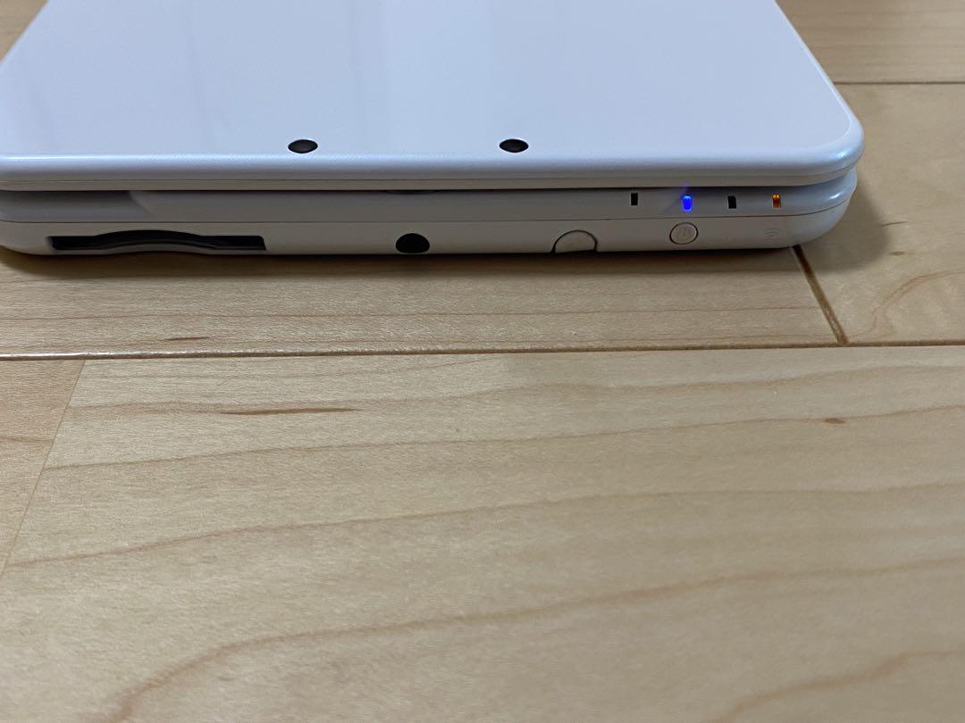 Newニンテンドー3DS LL パールホワイト　上画面IPS液晶