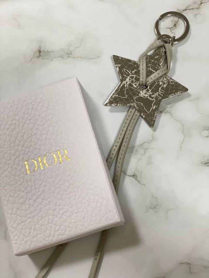 【HULK様用】DIOR バースデーギフト、ノベルティセット HULK様用】DIOR バースデーギフト、ノベルティセット - メルカリ