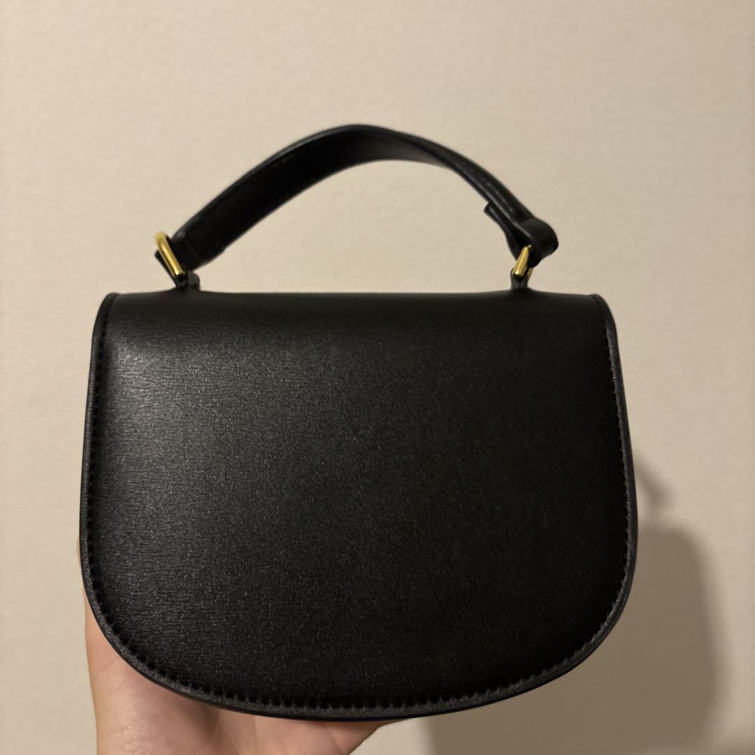 CELINE ブラックレザーバッグ - メルカリ