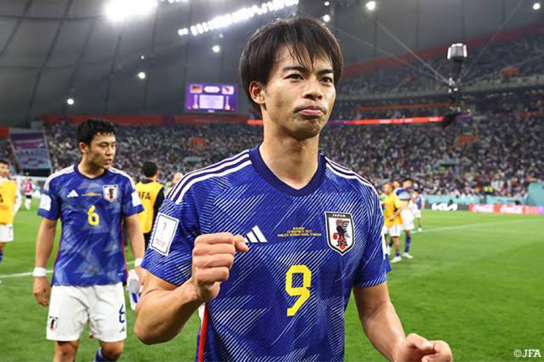 日本代表 三笘薫選手ホームユニフォーム
