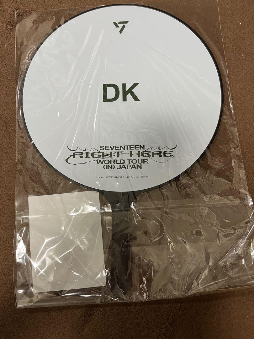 SEVENTEEN DK ビッグフォトタオル&ウチワ SEVENTEEN DK ビッグフォトタオル&ウチワ - メルカリ