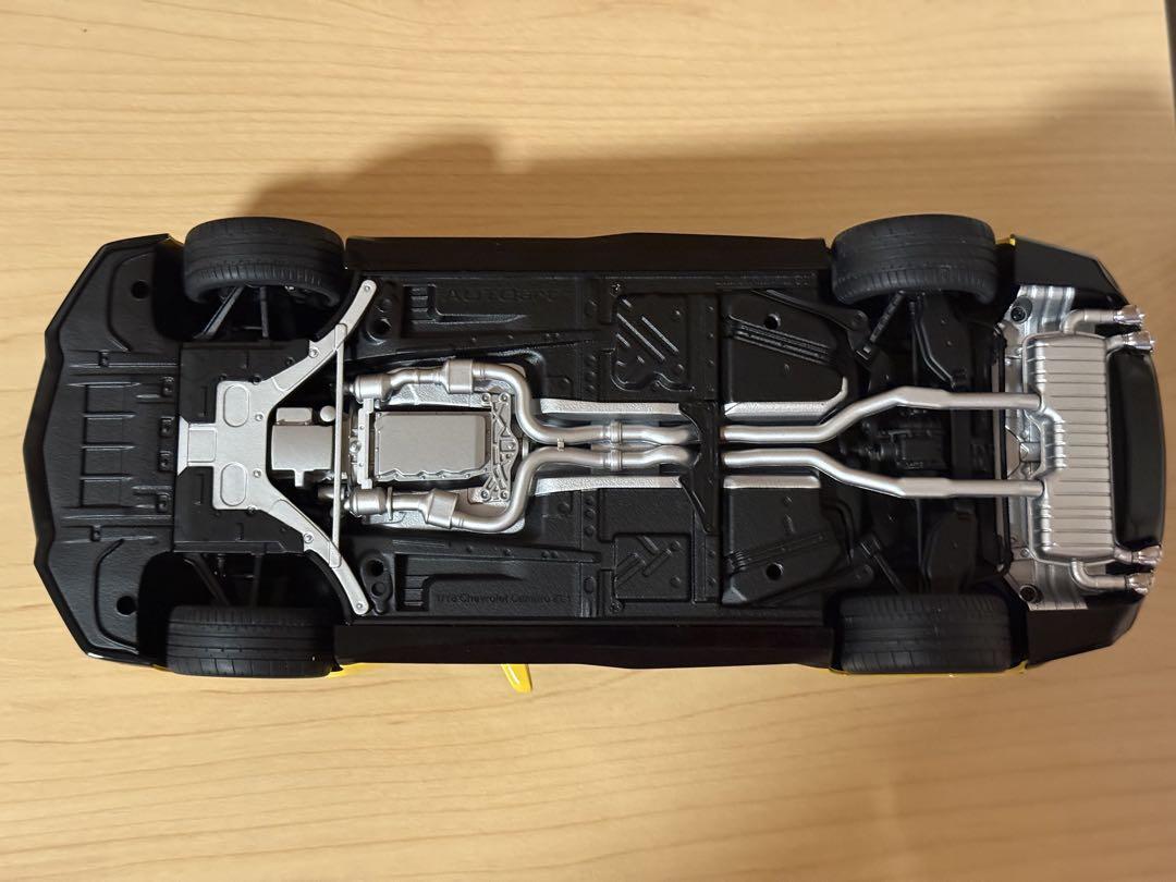 ロ*ン様 AUTOart 1/18 シボレー カマロ ZL1 2017 イエロー