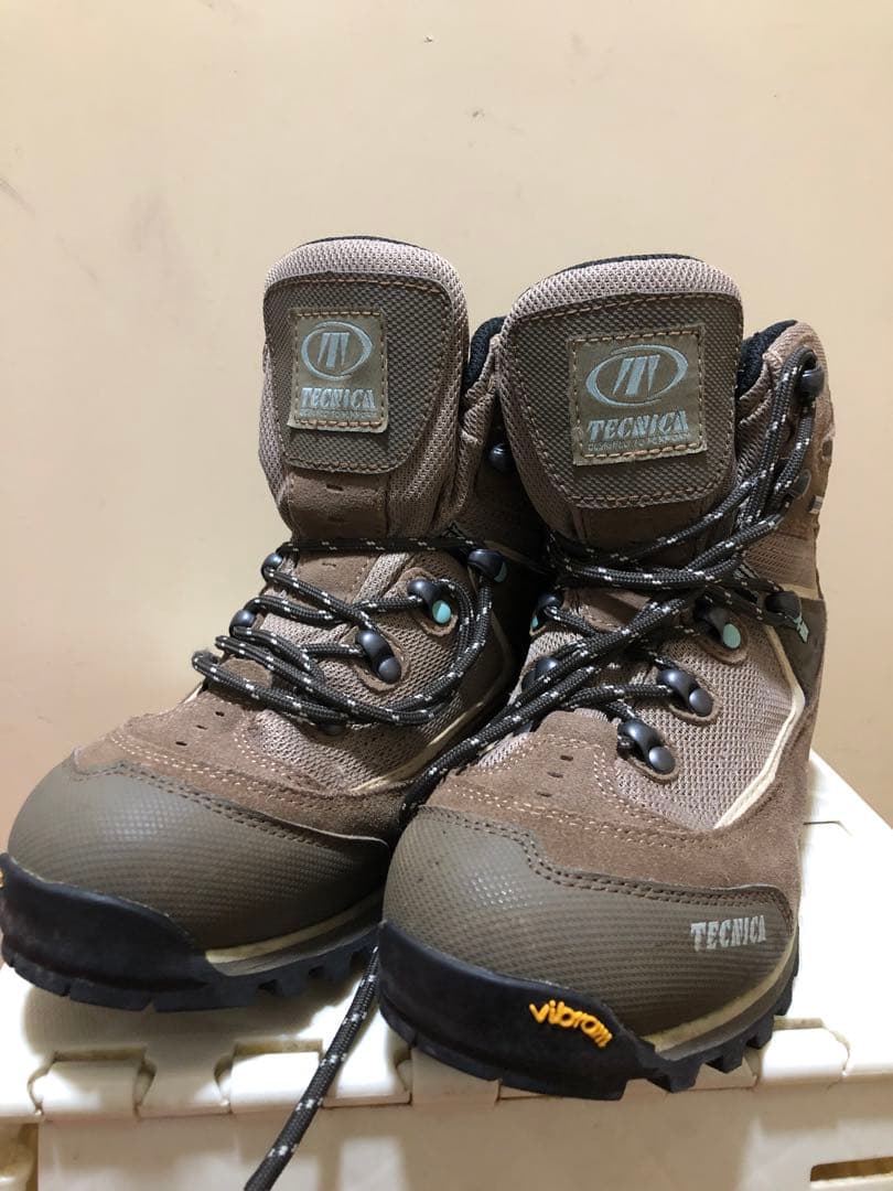 通販 人気】 tecnicaトレッキングシューズ(24cm) 登山用品 - education