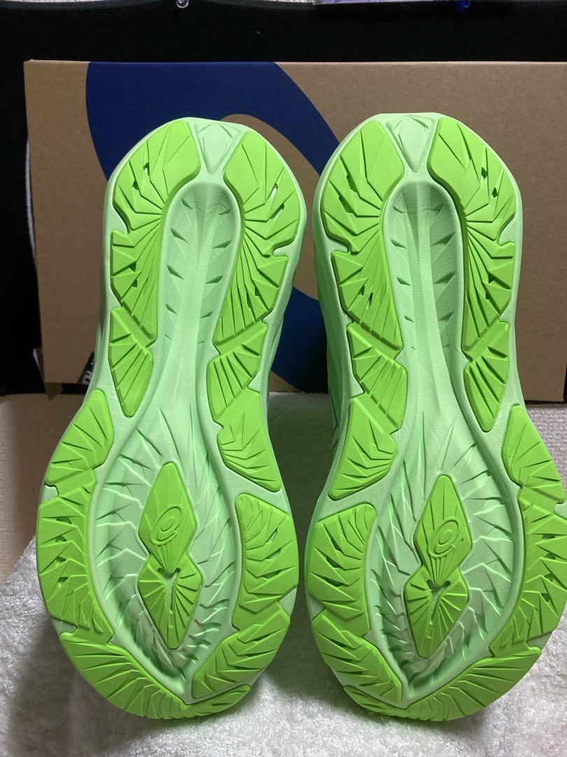 新品　未使用　ASICS 27センチ 新品 未使用 asics アシックス 27cm スニーカー ランニングシューズ