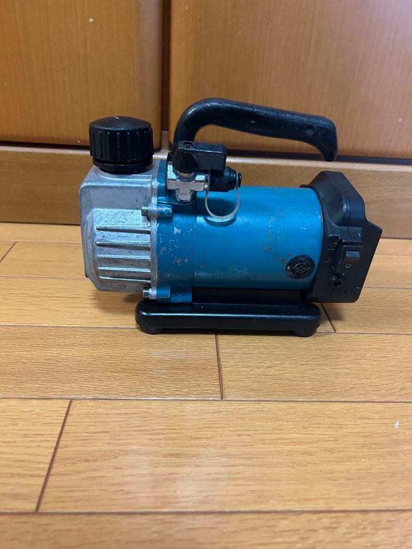 マキタ　vp180 真空ポンプ　中古