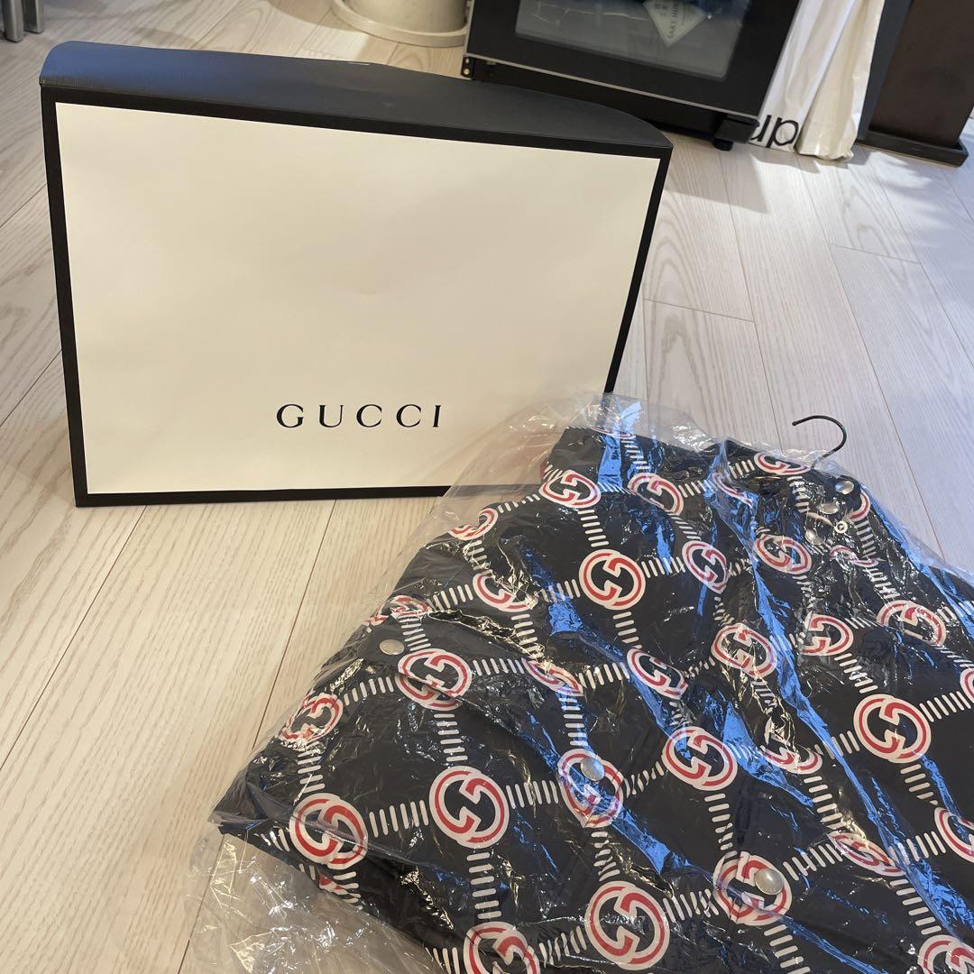 GUCCI ダウンベスト新品