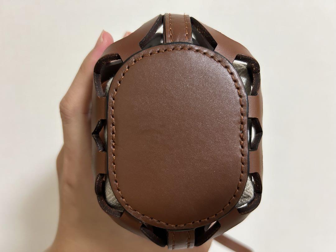 loewe ロエベ　アナグラムカットアウトポケット　バッグ