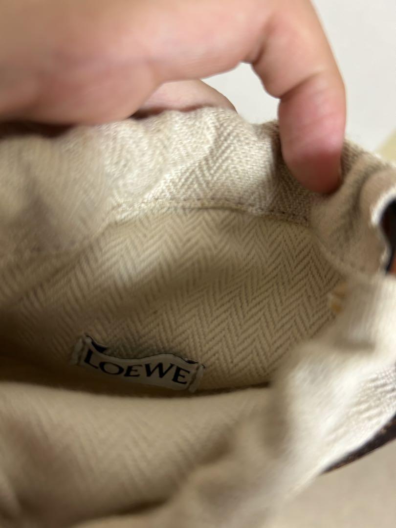 loewe ロエベ　アナグラムカットアウトポケット　バッグ