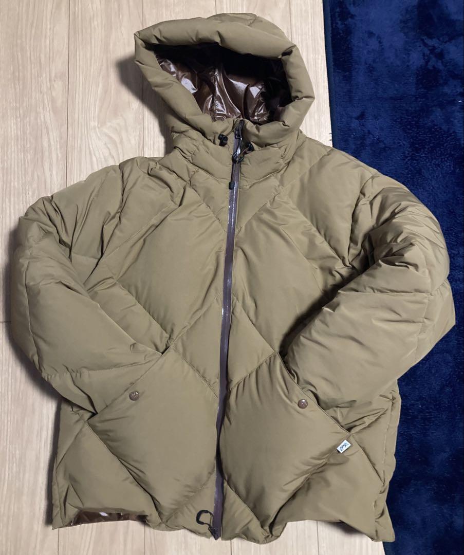 COMFY CMF2202-J04C CMF DOWN Mサイズ 美品 COMFY CMF2202-J04C CMF DOWN Mサイズ 美品