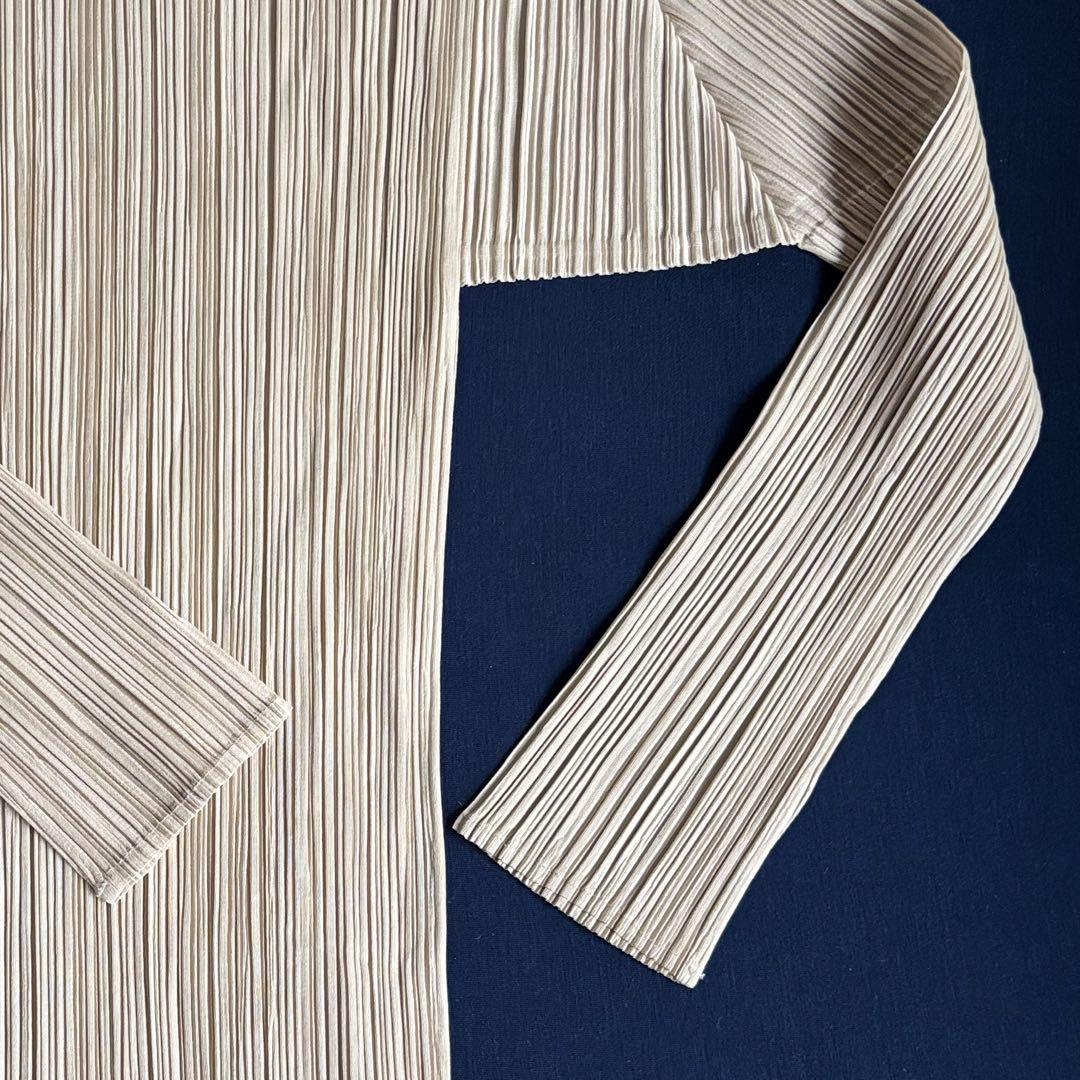 美品 ISSEI MIYAKE ベージュ プリーツ加工 長袖シャツ ブラウス