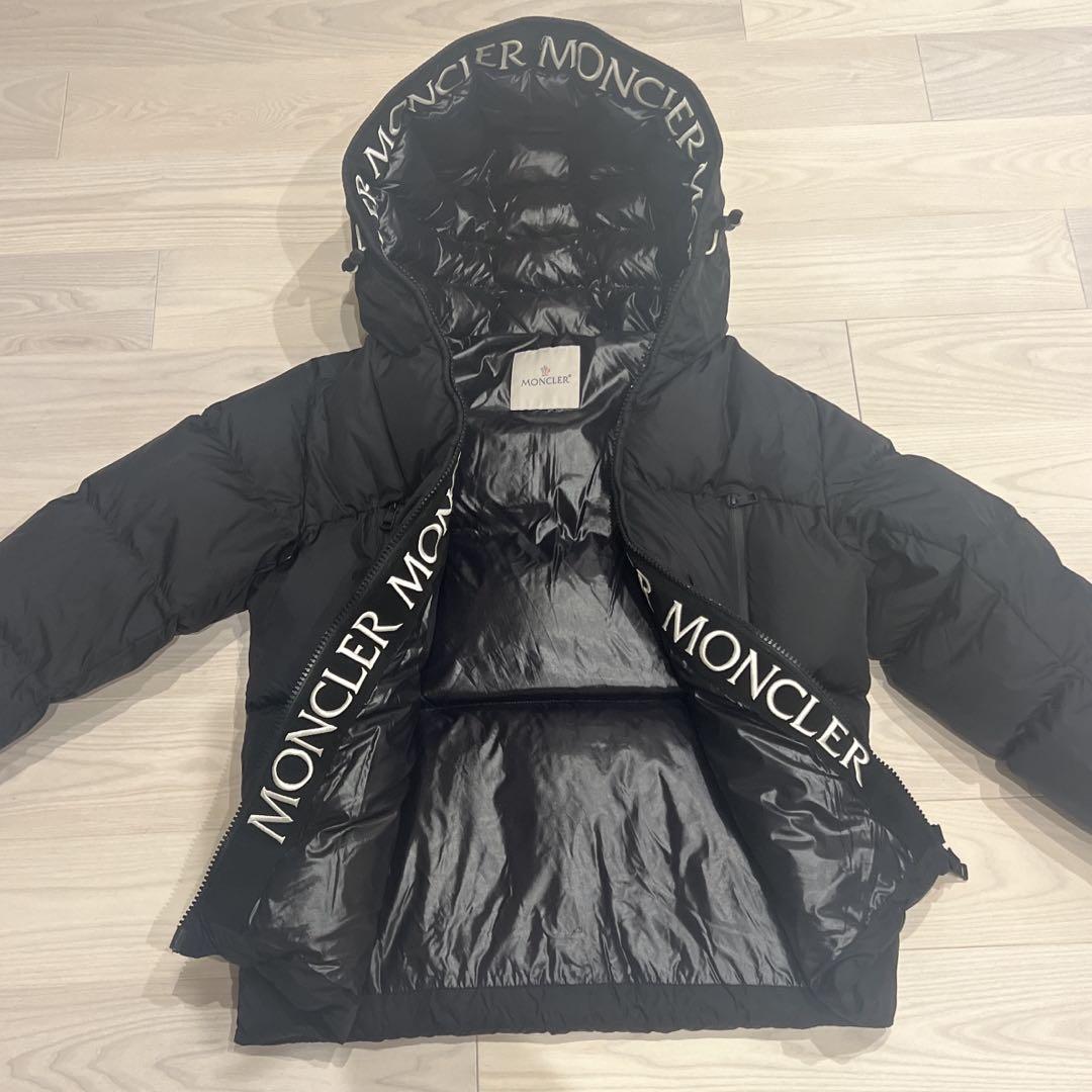 MONCLER モンクレール　メンズダウンジャケット