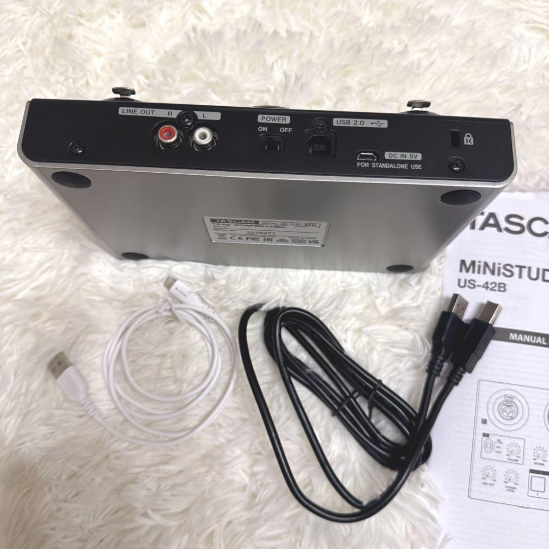 （新品未使用）TASCAM MiNiSTUDIO CREATOR US-42B