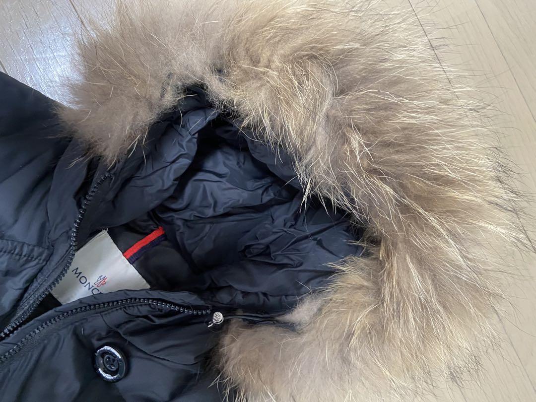 専用 MONCLER レディース　ファー付き黒ダウンジャケット