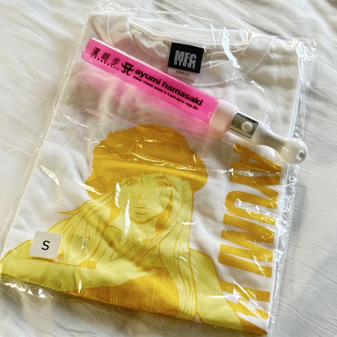 浜崎あゆみ 【海外限定】 シンガポール限定Tシャツ Mサイズ ＋ ペンライト付き