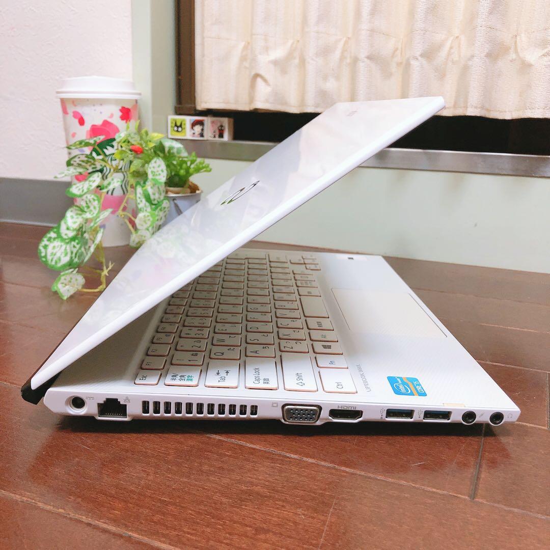 美品、光沢ホワイト、国産PC、高速SSD、コアi5、イラレ、Office2019 美品⭐︎フルHD⭐︎ブルーレイ⭐︎SSD⭐︎ホワイト ノートパソコン