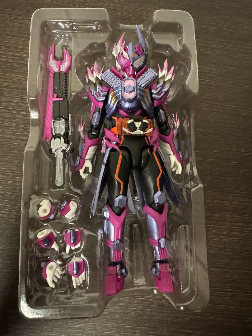 S.H.フィギュアーツ 仮面ライダーヴァルバラド
