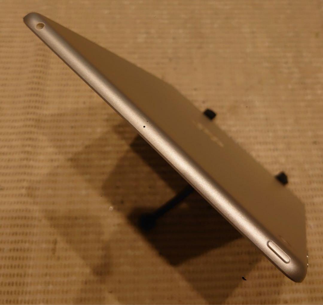 0HLFC 完動品iPad第5世代A1822本体32GB